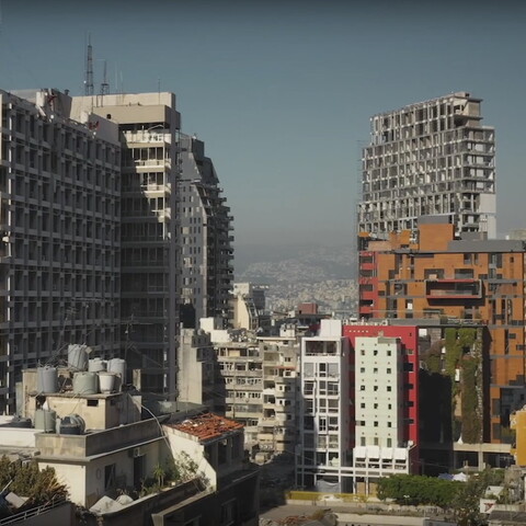 حي مار مخايل بعد أسبوعين من انفجار مرفأ بيروت. بيروت، لبنان. ١٧ آب ٢٠٢٠. (مصدر عام)