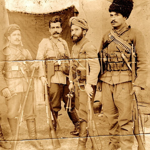A 1915 photo of Armenian revolutionaries.