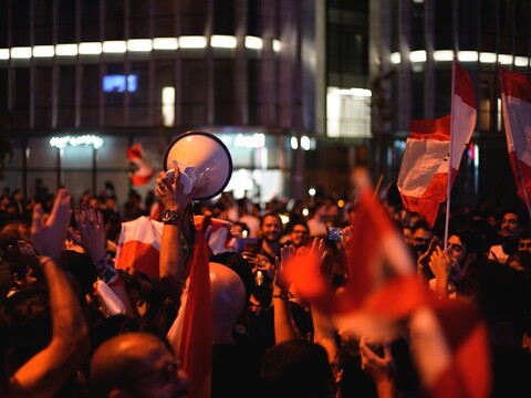 Protestors block the Ring Bridge in Beirut on the evening of the parliamentary session that granted a vote of confidence to the Hassan Diab government. February 11, 2020.