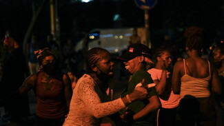 Kenyan domestic workers hold a sustained sit-in in front of their consulate in Badaro to demand immediate repatriation to their country. Beirut, Lebanon. August 11, 2020. (Mohamad Cheblak/The Public Source)