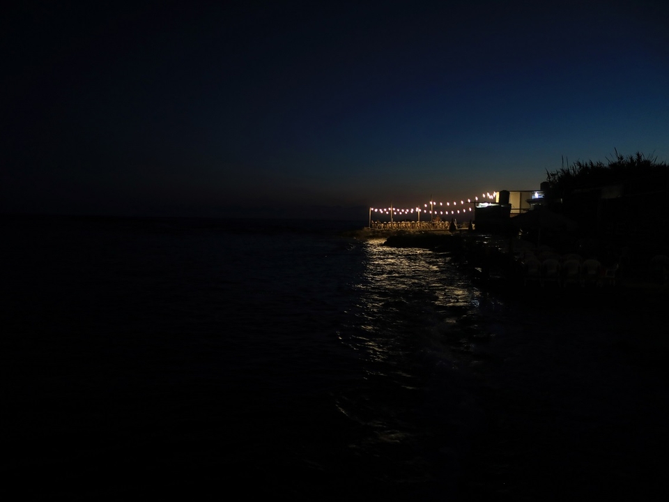 Tyre sea by night 