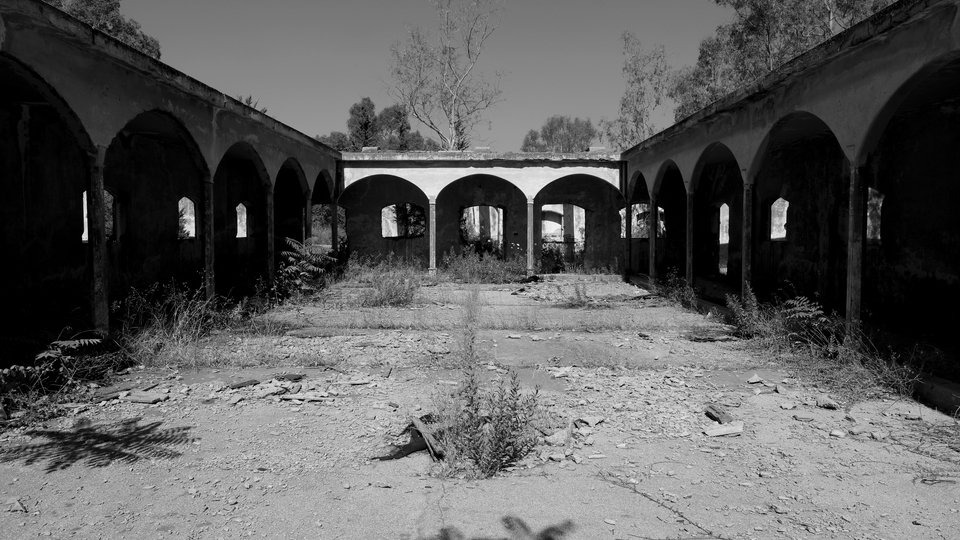 A black and white image showing the courtyard of Webster House built in 1937 at Asfuriyyeh hospital in Hazmieh, Lebanon.